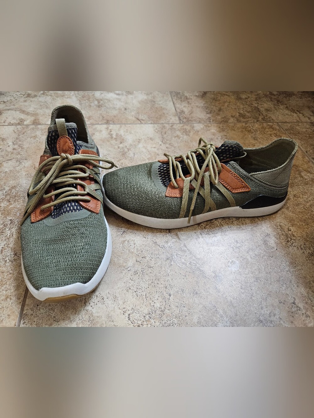 OluKai Men's Mio Lī Athletic Shoes Sizes 10